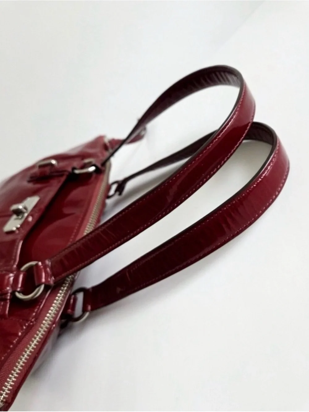 Coach Chelsea Candy Apple Red Patent Leather Satchel Turnlock & Zip Closure